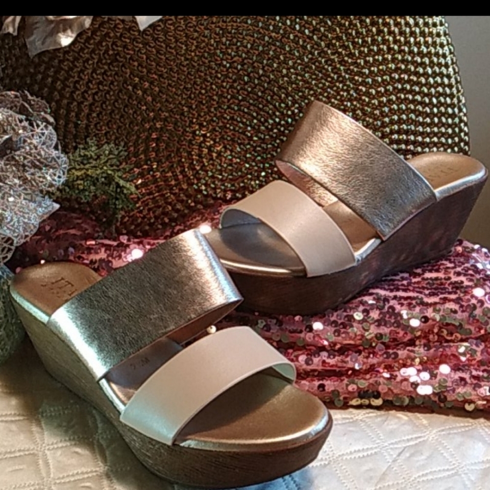 Italian Shoemakers Metallic Sandal
